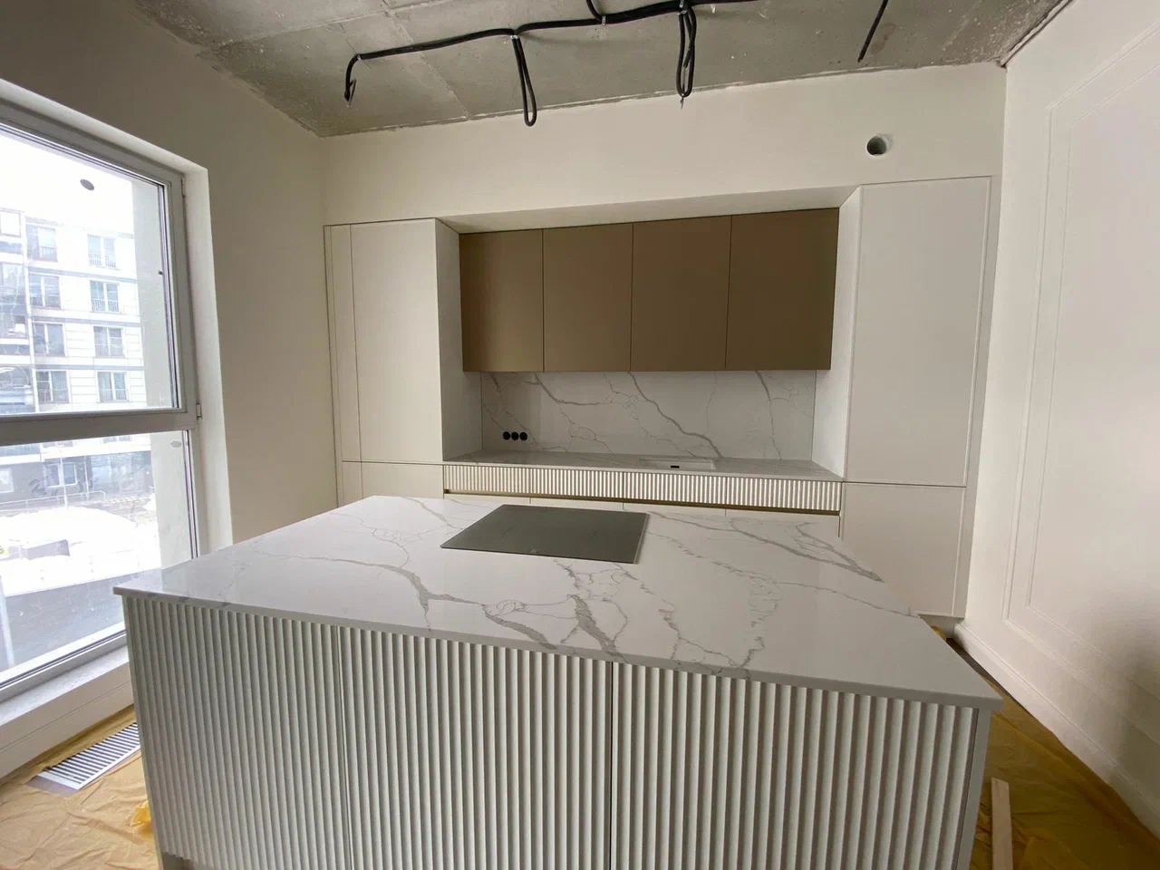 Столешница и остров из кварца AVANT 