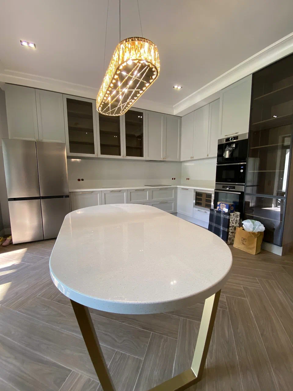 Столы и мебель